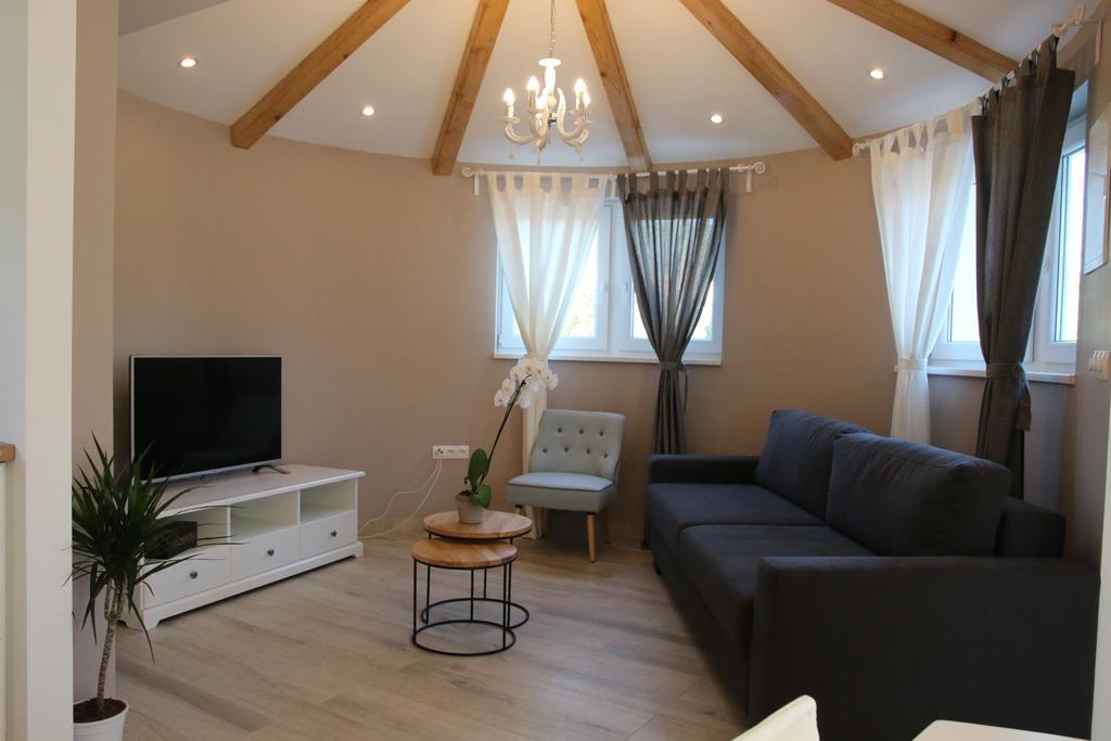 Apartments & Villa Tisno Obrovac Εξωτερικό φωτογραφία